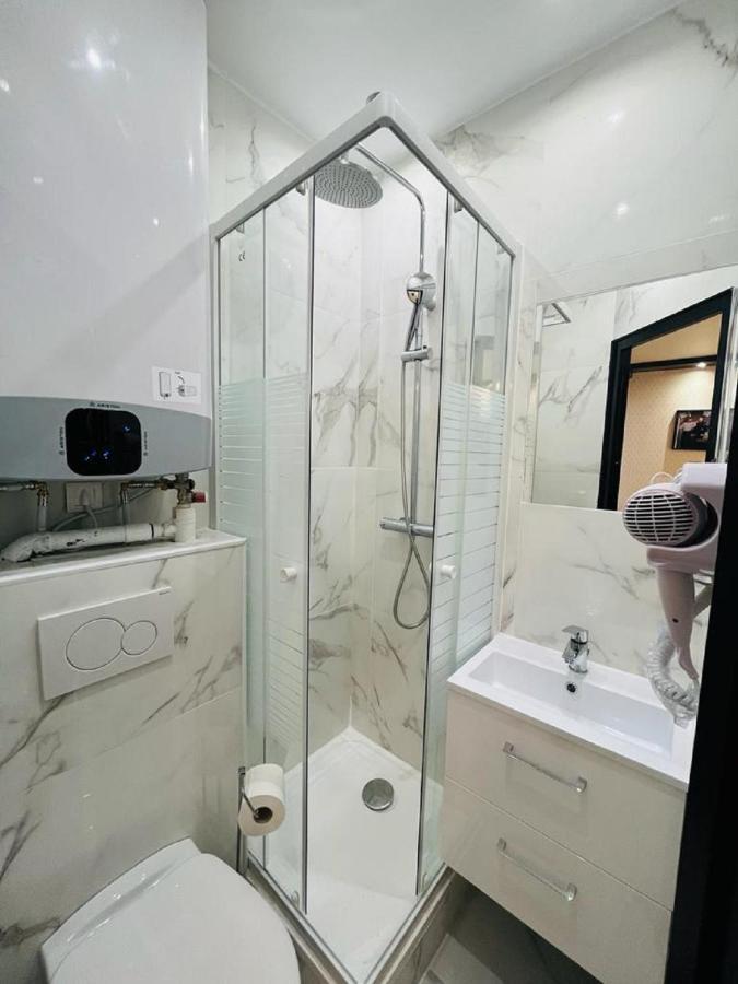 160 - Urban Fashion Week Paris Vuitton Apartment Exterior photo
