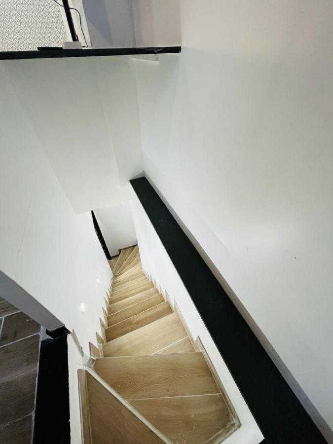 160 - Urban Fashion Week Paris Vuitton Apartment Exterior photo