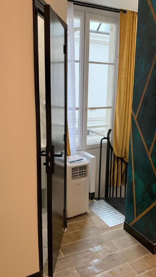 160 - Urban Fashion Week Paris Vuitton Apartment Exterior photo